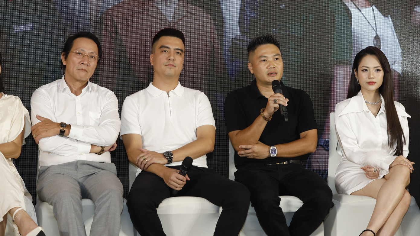 Đạo diễn Trần Trọng Khôi chia sẻ về quá trình làm phim Độc đạo. Đạo diễn Trần Trọng Khôi chia sẻ về quá trình làm phim Độc đạo.