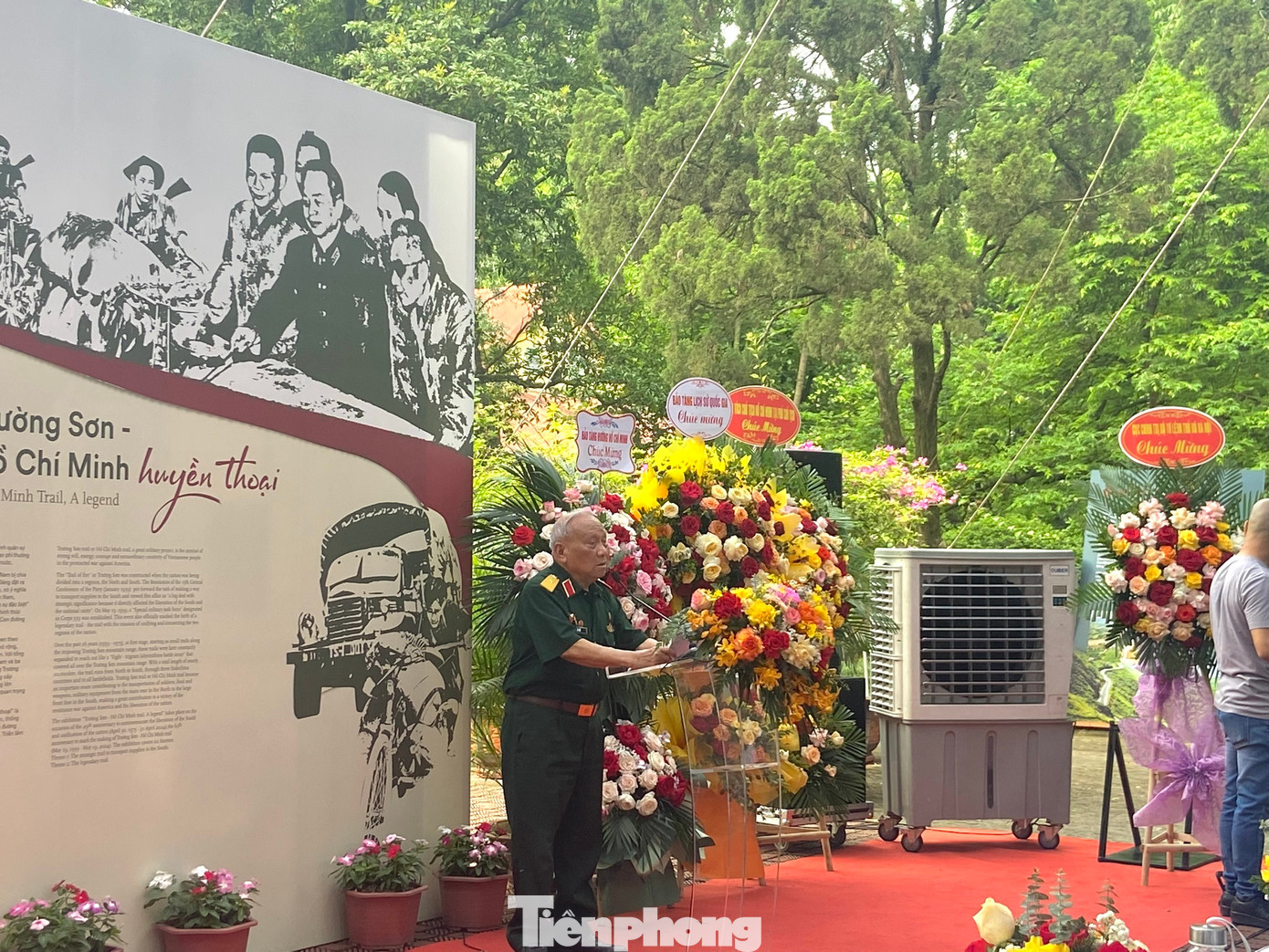 Thiếu tướng Võ Sở - Chủ tịch Hội Truyền thống Bộ đội Trường Sơn - Đường Hồ Chí Minh Việt Nam khẳng định tuyến đường Trường Sơn là nơi trút bom liên tục nhất của máy bay B52, ngày nối ngày, đêm nối đêm. “Cuộc chiến diễn ra rất ác liệt nhưng chúng ta đã giành được thắng lợi sau lời kêu gọi của chủ tịch Hồ Chí Minh quyết tâm đánh thắng giặc Mỹ xâm lược. Câu nói Việt Nam là một, Nam Bắc là một chúng ta đã đoàn kết, chiến đấu đến cùng mặc dù có rất nhiều khó khăn gian khổ”, Thiếu tướng Võ Sở kể lại.