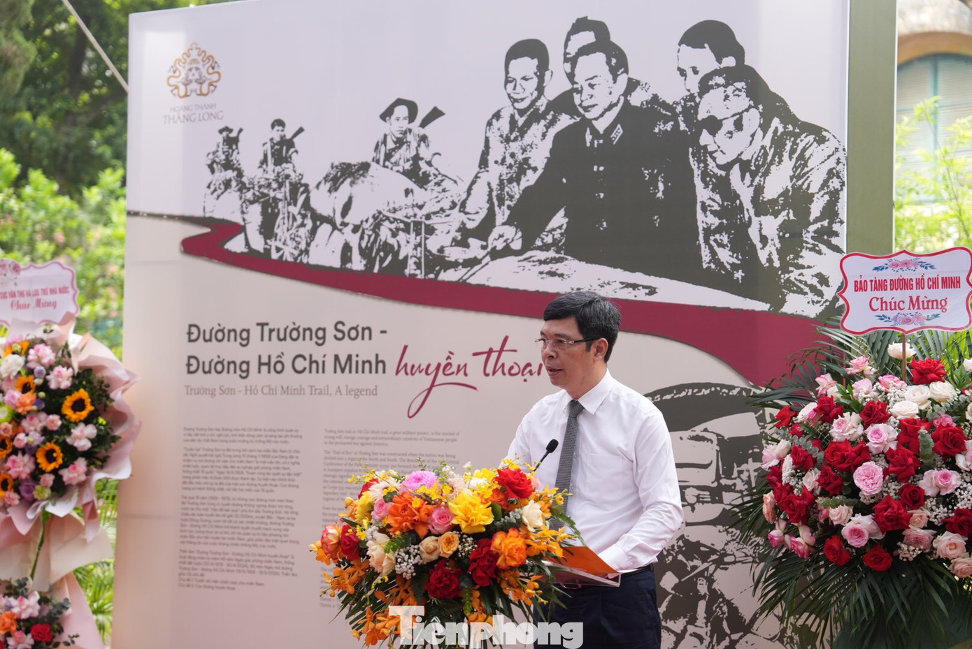 Triển lãm do Trung tâm Bảo tồn di sản Thăng Long - Hà Nội thực hiện. Phát biểu tại lễ khai mạc, Giám đốc Trung tâm Bảo tồn Di sản Thăng Long - Hà Nội Nguyễn Thanh Quang khẳng định triển lãm sẽ góp phần giáo dục truyền thống cách mạng cho thế hệ trẻ, trân trọng và biết ơn các thế hệ cha anh đã hy sinh xương máu cho độc lập dân tộc.