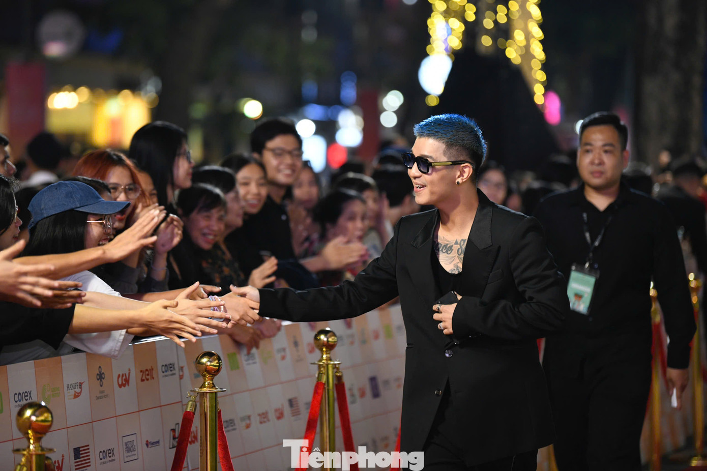 Liên hoan Phim quốc tế Hà Nội (HANIFF) 2024 do Bộ Văn hóa, Thể thao và Du lịch phối hợp cùng UBND thành phố Hà Nội chỉ đạo Cục Điện ảnh chủ trì, phối hợp với Sở Văn hóa, Thể thao thành phố Hà Nội và các cơ quan, đơn vị liên quan thực hiện. Thảm đỏ của HANIFF luôn đón chào những nghệ sĩ nổi tiếng. Liên hoan Phim quốc tế Hà Nội (HANIFF) 2024 do Bộ Văn hóa, Thể thao và Du lịch phối hợp cùng UBND thành phố Hà Nội chỉ đạo Cục Điện ảnh chủ trì, phối hợp với Sở Văn hóa, Thể thao thành phố Hà Nội và các cơ quan, đơn vị liên quan thực hiện. Thảm đỏ của HANIFF luôn đón chào những nghệ sĩ nổi tiếng.