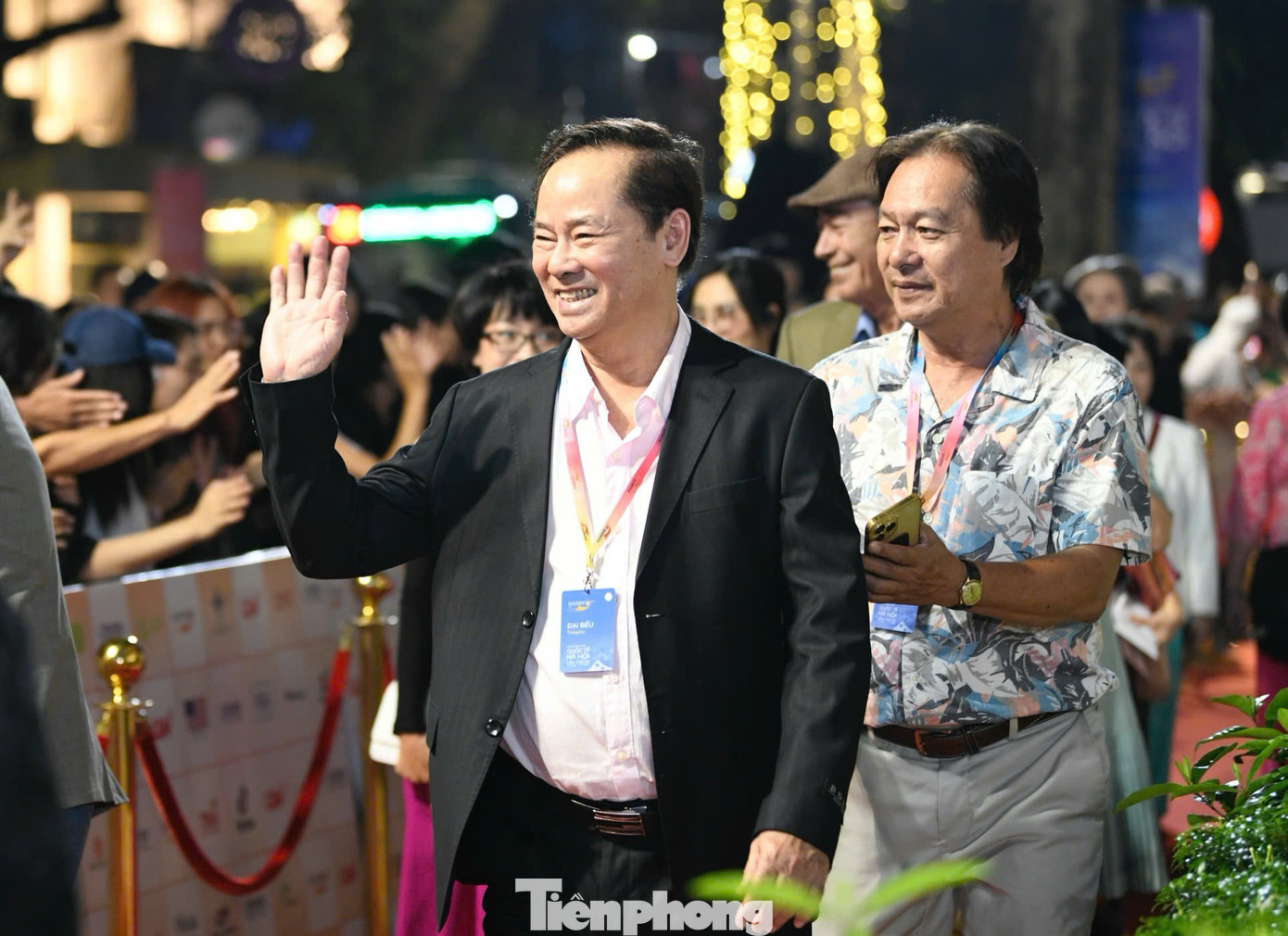 Nhiều diễn viên Việt Nam được khán giả yêu thích là những thành phần không thể thiếu trên thảm đỏ năm nay. Nhiều diễn viên Việt Nam được khán giả yêu thích là những thành phần không thể thiếu trên thảm đỏ năm nay.