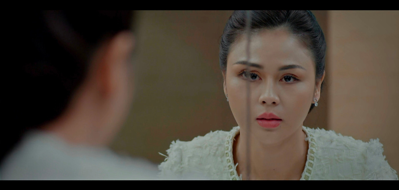 An Nhiên (Lương Thu Trang) lợi dụng tính chất nghề nghiệp để uy hiếp bệnh nhân. An Nhiên (Lương Thu Trang) lợi dụng tính chất nghề nghiệp để uy hiếp bệnh nhân.