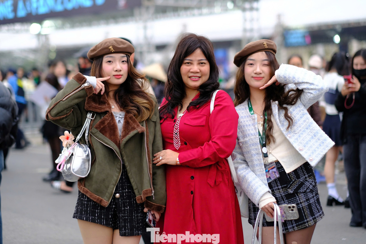 Chị Kim Dung luôn cố gắng đồng hành cùng các con trong mọi hoạt động trong cuộc sống. Chị Kim Dung luôn cố gắng đồng hành cùng các con trong mọi hoạt động trong cuộc sống.