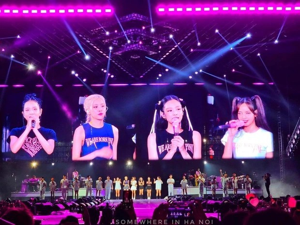 Hai đêm diễn của BlackPink ở Hà Nội năm 2023 đem về doanh thu hơn 300 tỷ đồng. Hai đêm diễn của BlackPink ở Hà Nội năm 2023 đem về doanh thu hơn 300 tỷ đồng.