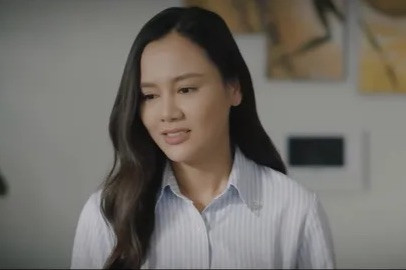 Thuận mắng con gái ngay trong bữa ăn vì điểm kiểm tra kém.