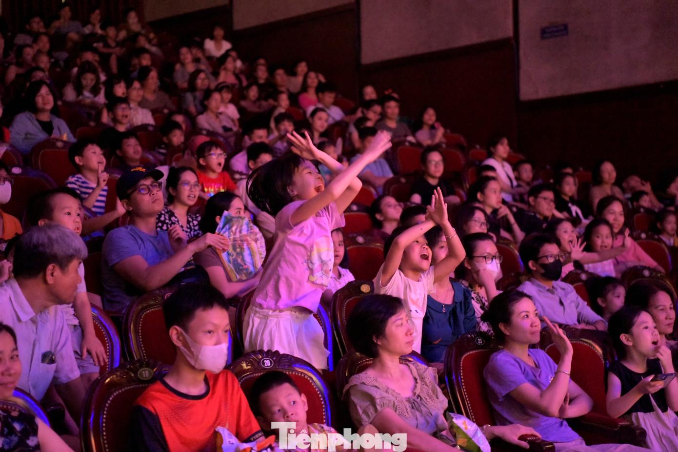 Bất kỳ khán giả nhí nào cũng hào hứng đưa ra những quyết định cho những tình huống phát sinh trong vở kịch.