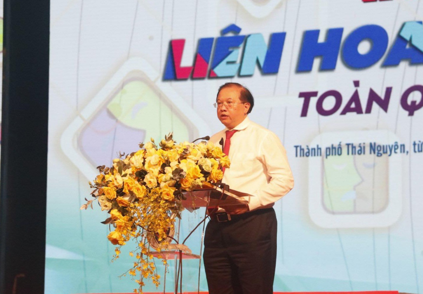 Thứ trưởng Bộ VHTTDL Tạ Quang Đông phát biểu khai mạc Liên hoan Kịch nói toàn quốc 2024.