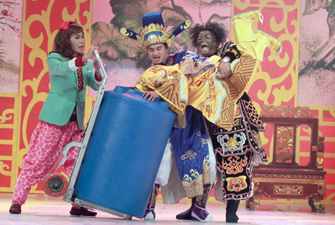 Phân cảnh Ngọc Hoàng giả bị nhúng vào thùng phi xanh vì không nghe lời Nam Tào, Bắc Đẩu.