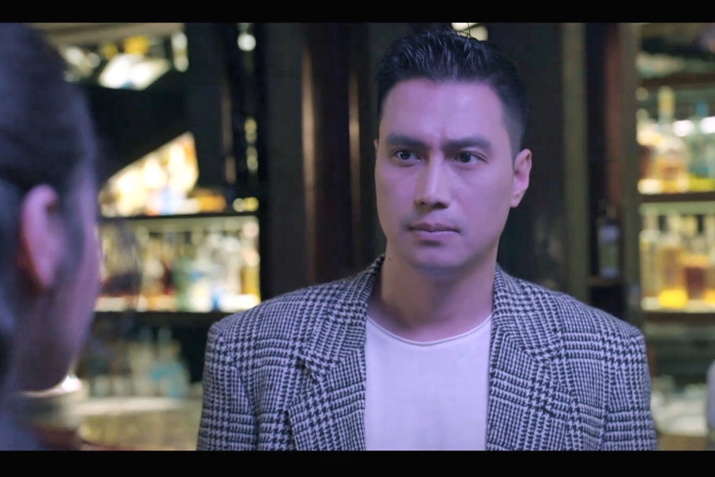 Tạo hình nhân vật Vinh của Việt Anh chưa có sự khác biệt rõ rệt so với các vai diễn trước đây.