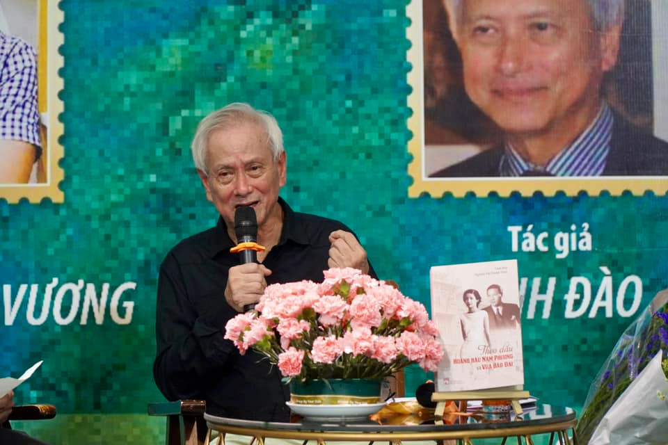 Tiến sĩ văn học Pháp Vĩnh Đào chia sẻ về quá trình thực hiện cuốn sách.