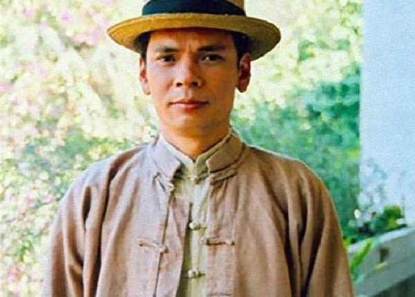 Tạo hình của NSND Trần Lực trong phim Nguyễn Ái Quốc ở Hồng Kông. Tạo hình của NSND Trần Lực trong phim Nguyễn Ái Quốc ở Hồng Kông.