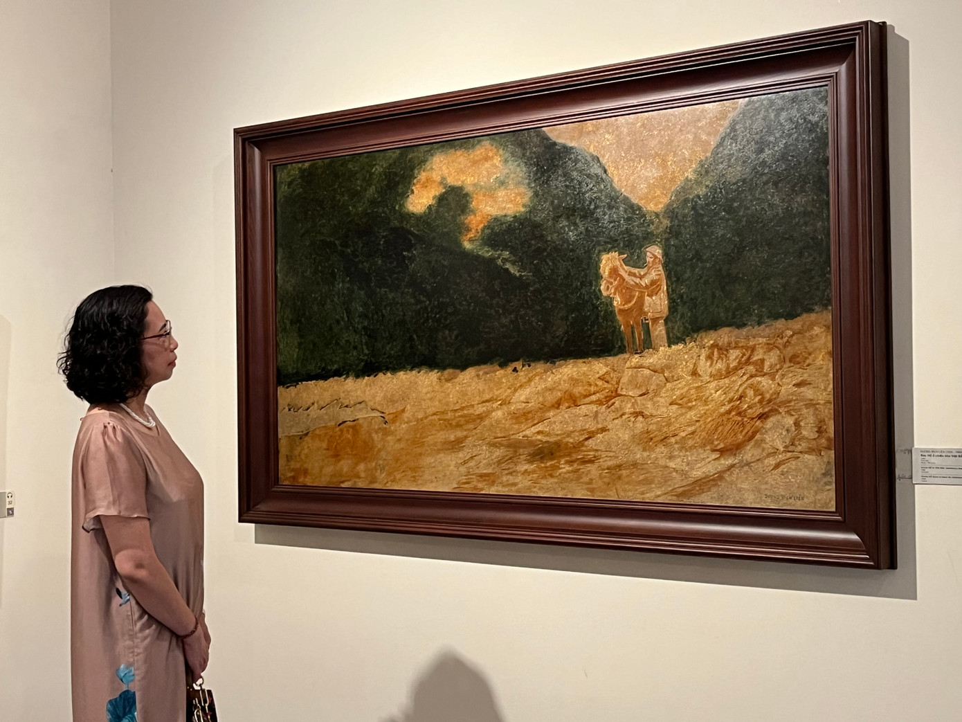 Bức tranh Hồ Chủ tịch qua suối được công nhận là Bảo vật quốc gia, trưng bày tại Bảo tàng Mỹ thuật Việt Nam. Bức tranh Hồ Chủ tịch qua suối được công nhận là Bảo vật quốc gia, trưng bày tại Bảo tàng Mỹ thuật Việt Nam.