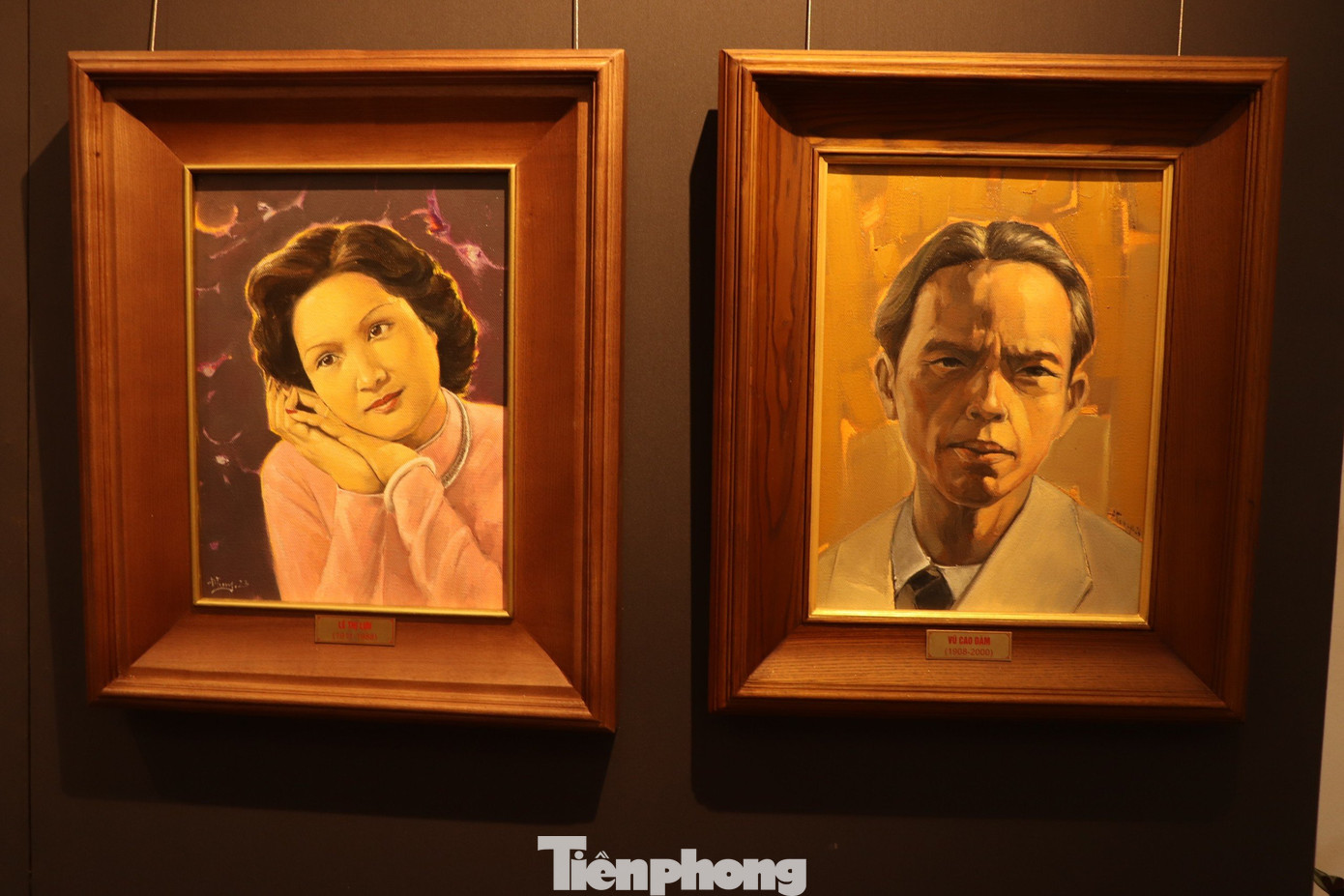 Triển lãm trưng bày 40 tranh của 17 họa sĩ, phần lớn tranh là chân dung của các danh nhân, tên tuổi sinh ra và lớn lên ở Thủ đô hoặc thành danh tại đây.