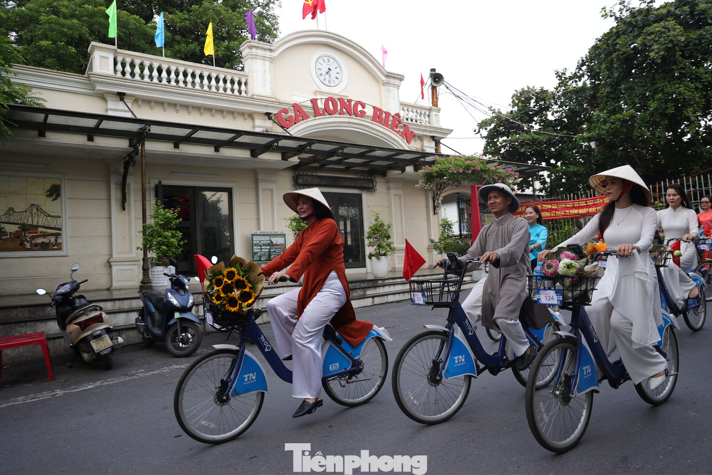 Đây là dịp giúp du khách trong và ngoài nước hiểu thêm về vẻ đẹp áo dài và di sản văn hóa Thủ đô.