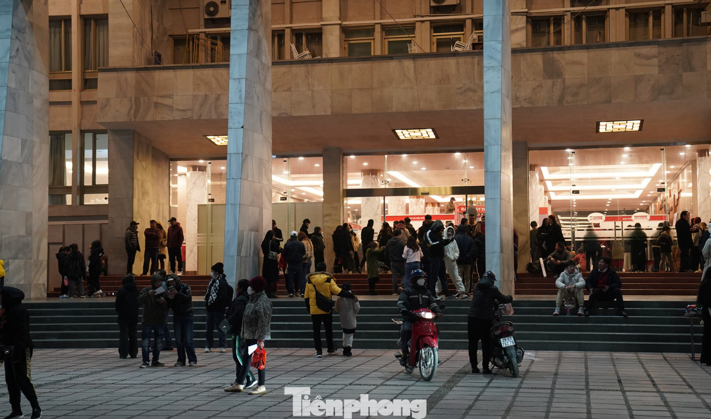 Tối 27/1, buổi ghi hình đầu tiên của chương trình Gặp nhau cuối năm - Táo Quân 2024được thực hiện tại Cung Văn hóa Hữu nghị (Trần Hưng Đạo, Hoàn Kiếm, Hà Nội). Năm nay, chương trình Táo Quân tổ chức ghi hình trong ba ngày từ 27-29/1.