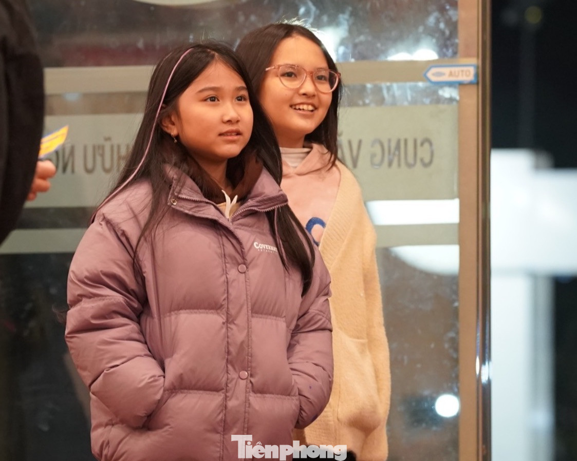 Dù thời tiết khá lạnh, các khán giả nhí háo hức cùng gia đình tận hưởng chương trình giải trí này. Bên cạnh đó, format chương trình được giấu kín tới giờ ghi hình cũng khiến nhiều khán giả tò mò. Người mong format buổi chầu được giữ nguyên bởi đây là truyền thống của chương trình, số khác lại mong muốn thay đổi để thoát khỏi lối mòn.