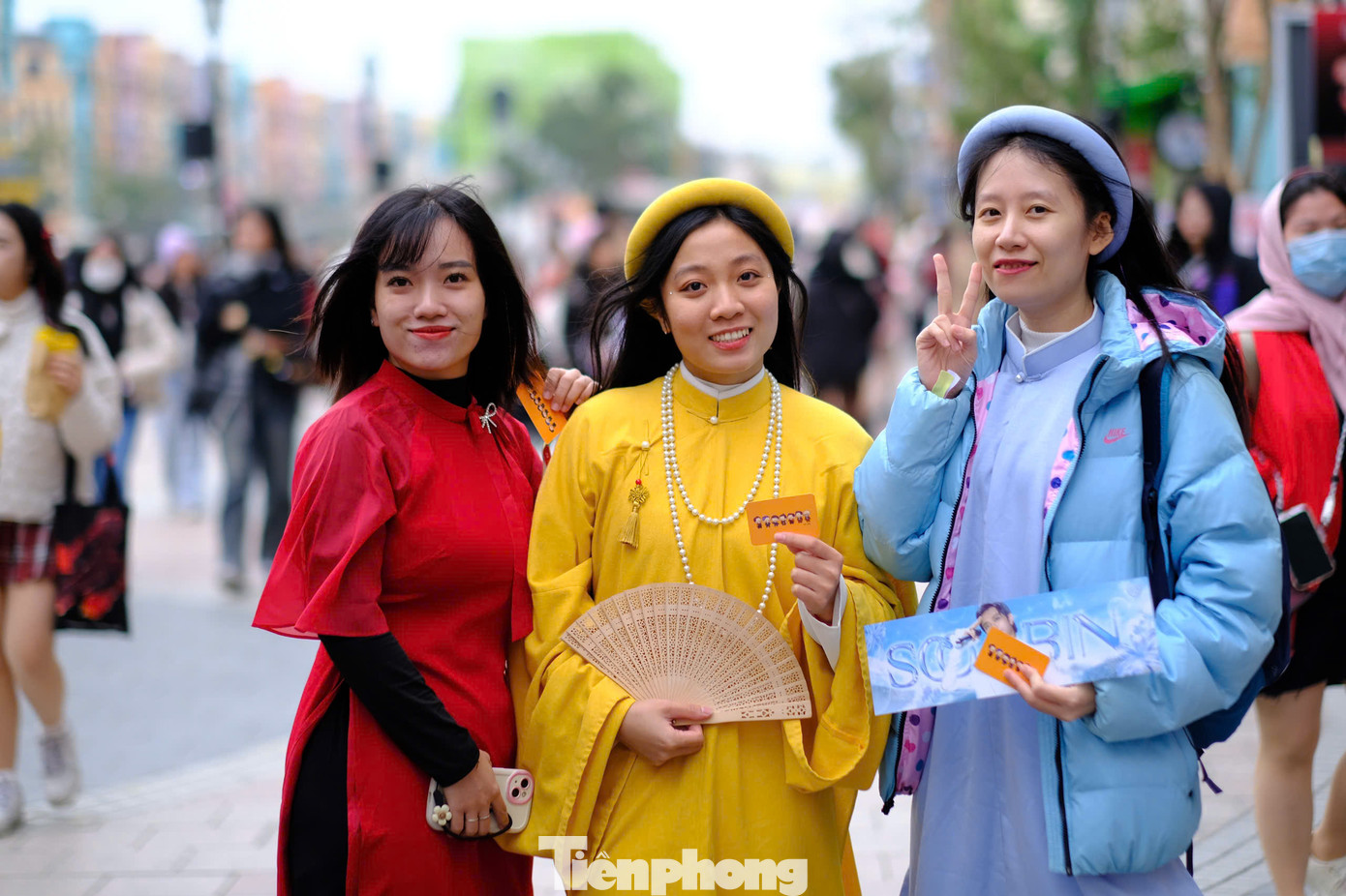 Một trong những trang phục được nhiều người lựa chọn khi "đu" show Anh trai vượt ngàn chông gai là cổ phục. Với nhiều người, chương trình thật sự mang văn hóa, cổ phục Việt đến gần giới trẻ hơn.