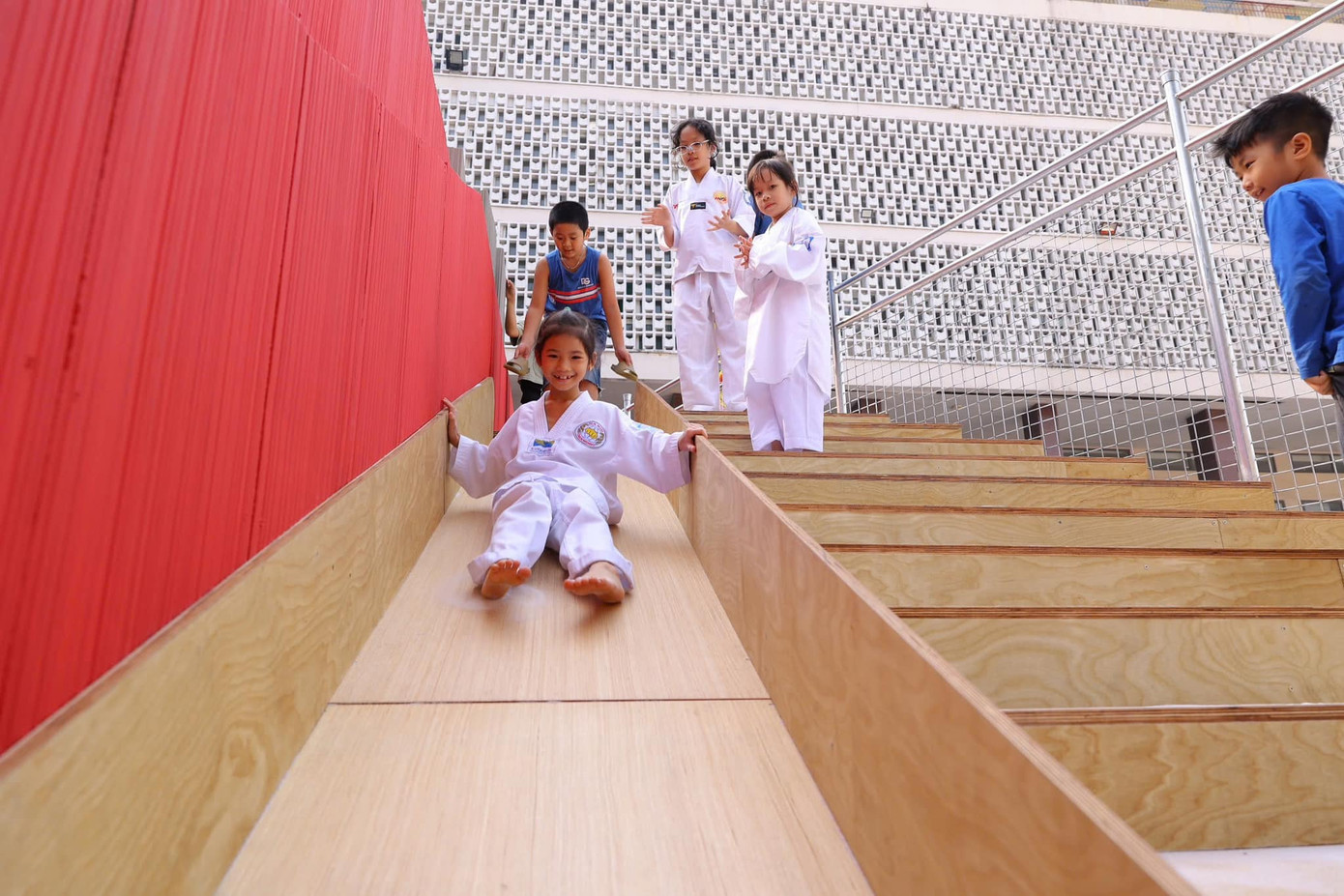 Với thiết kế này, Hành lang thơ ngây sẽ trở thành không gian để kết nối trẻ em và người lớn. Đây sẽ là nơi lớp lớp những thế hệ đều có cơ hội để chơi, để học hỏi, để trò chuyện và tương tác.