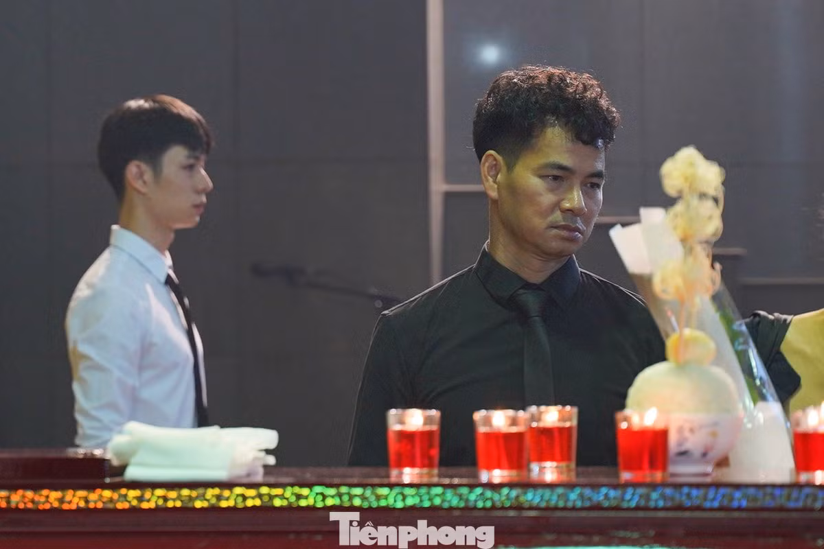 NSƯT Phương Nga còn là đạo diễn hướng dẫn, huấn luyện nhiều diễn viên trẻ của Nhà hát Kịch Việt Nam tham gia Cuộc thi Tài năng trẻ diễn viên Kịch nói toàn quốc, nhiều diễn viên đã đem về nhiều huy chương vàng, bạc cho nhà hát.