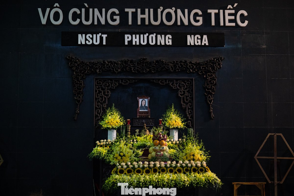 Lễ tang NSƯT Bùi Phương Nga được tổ chức sáng 19/7 tại nhà tang lễ số 5 Trần Thánh Tông, Hà Nội. NSƯT Bùi Phương Nga qua đời lúc 14h ngày 14/7 tại nhà riêng, sau thời gian chống chọi với bệnh ung thư.