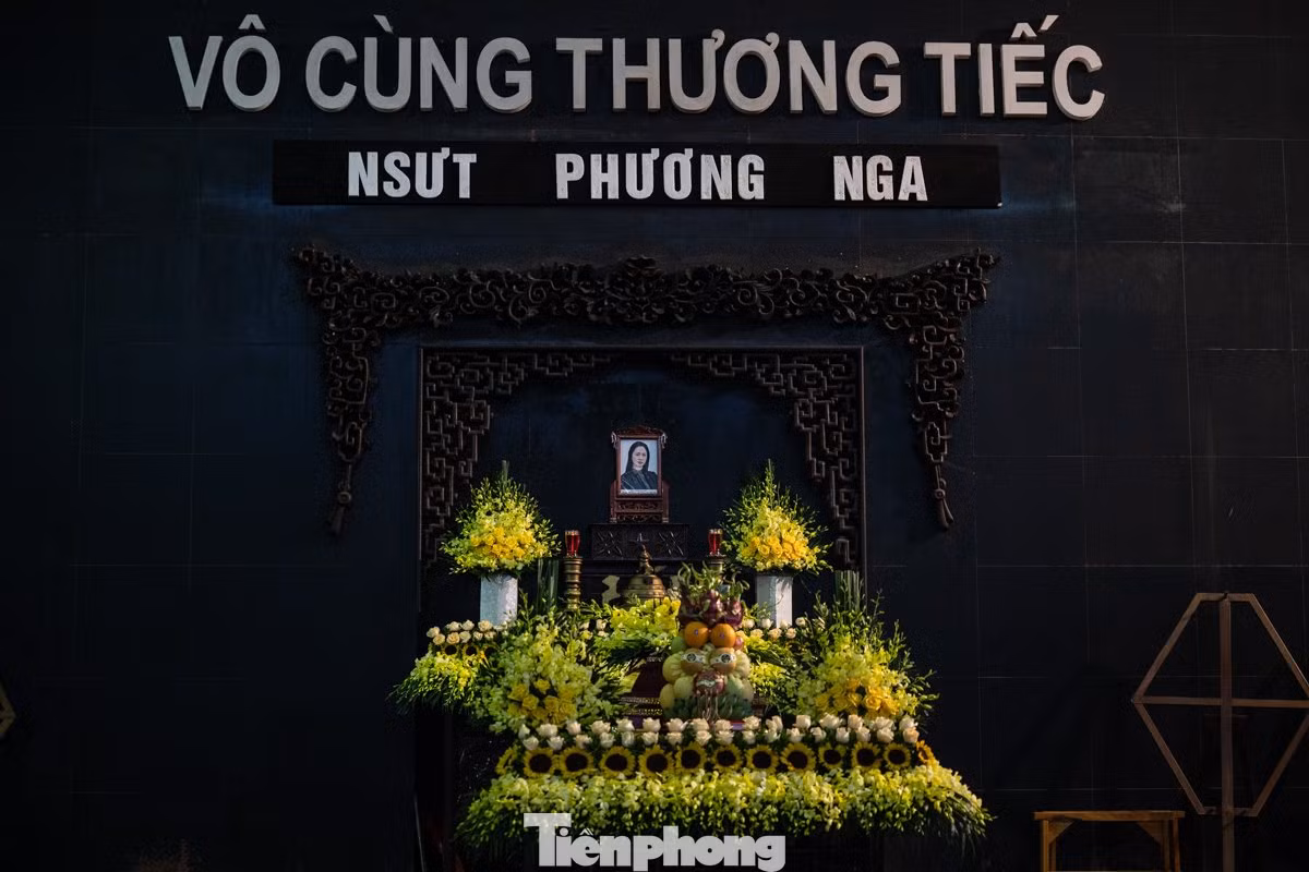 Lễ tang NSƯT Bùi Phương Nga được tổ chức sáng 19/7 tại nhà tang lễ số 5 Trần Thánh Tông, Hà Nội. NSƯT Bùi Phương Nga qua đời lúc 14h ngày 14/7 tại nhà riêng, sau thời gian chống chọi với bệnh ung thư.