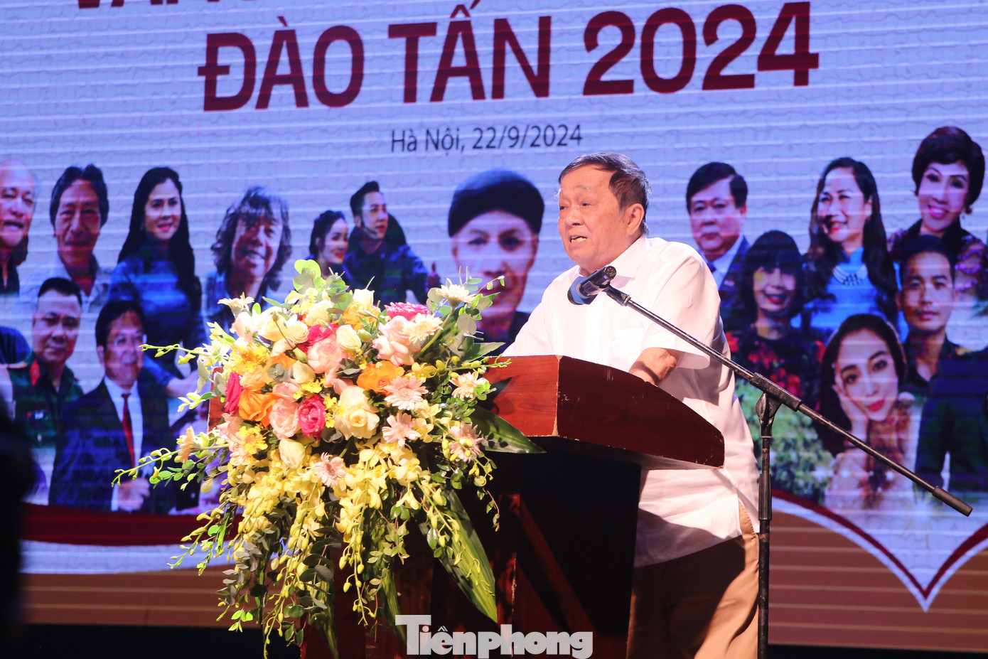 Ông Nguyễn Thế Khoa - Trưởng BTC, Phó Chủ tịch thường trực hội đồng giải thưởng Đào Tấn - báo cáo tổng kết. Ông Nguyễn Thế Khoa - Trưởng BTC, Phó Chủ tịch thường trực hội đồng giải thưởng Đào Tấn - báo cáo tổng kết.