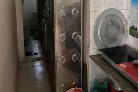 Một số khu nhà tập thể thời bao cấp gắn liền với ký ức về cuộc sống thiếu không gian riêng. Một số khu nhà tập thể thời bao cấp gắn liền với ký ức về cuộc sống thiếu không gian riêng.