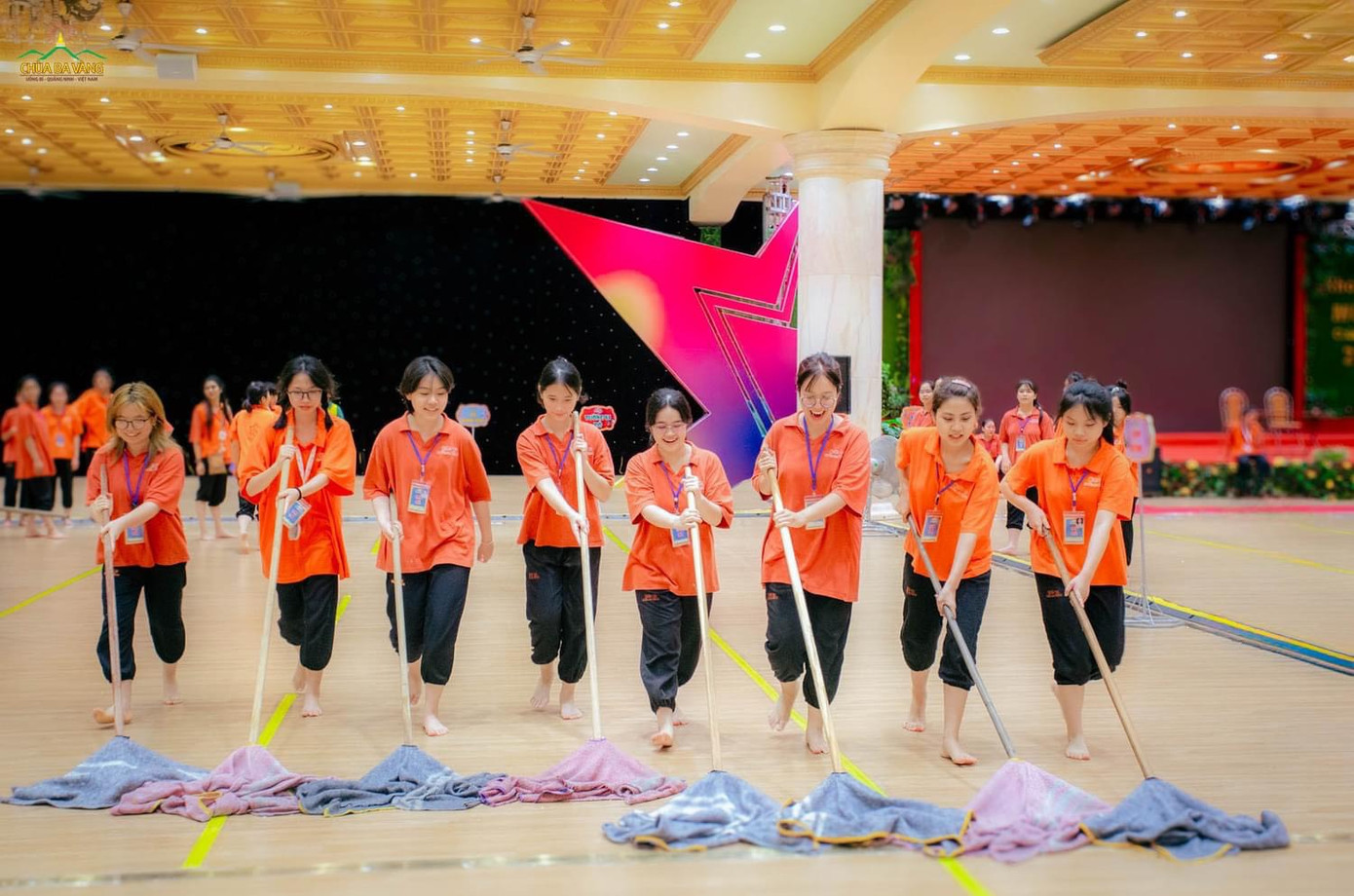 Các chuyên gia nhấn mạnh giới trẻ cần được trải nghiệm mô hình thực tế để thực hành, ứng dụng, thu nạp nhiều nhất có thể các kỹ năng mà khoá tu mang lại. Các chuyên gia nhấn mạnh giới trẻ cần được trải nghiệm mô hình thực tế để thực hành, ứng dụng, thu nạp nhiều nhất có thể các kỹ năng mà khoá tu mang lại.