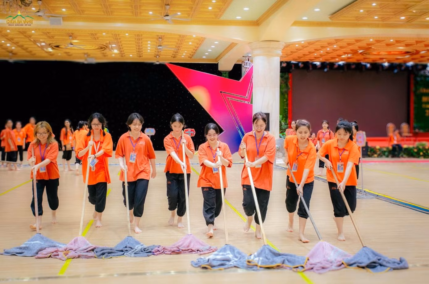 Các chuyên gia nhấn mạnh giới trẻ cần được trải nghiệm mô hình thực tế để thực hành, ứng dụng, thu nạp nhiều nhất có thể các kỹ năng mà khoá tu mang lại.