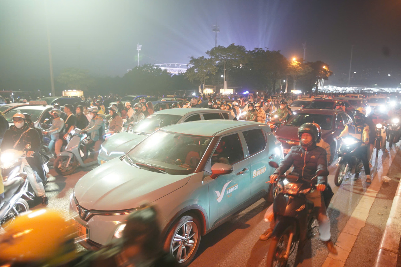 Các hoạt động dịch vụ phát sinh từ concert như lưu trú, ăn uống, di chuyển... "bội thu". Các hoạt động dịch vụ phát sinh từ concert như lưu trú, ăn uống, di chuyển... "bội thu".