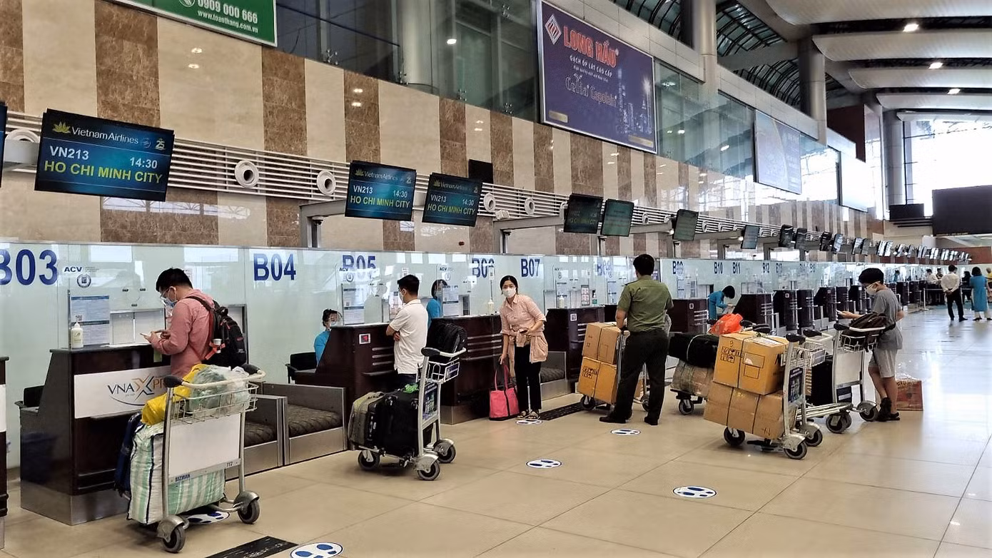 Theo báo cáo, chỉ số trụ cột tụt hạng mạnh như hạ tầng hàng không giảm 17 bậc. Theo báo cáo, chỉ số trụ cột tụt hạng mạnh như hạ tầng hàng không giảm 17 bậc.
