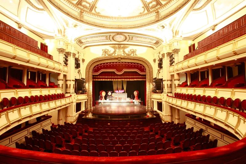 Sau khi hoàn thành trùng tu, những giá trị cơ bản về kiến trúc và mỹ thuật trang trí của nhà hát vẫn được giữ nguyên vẹn.