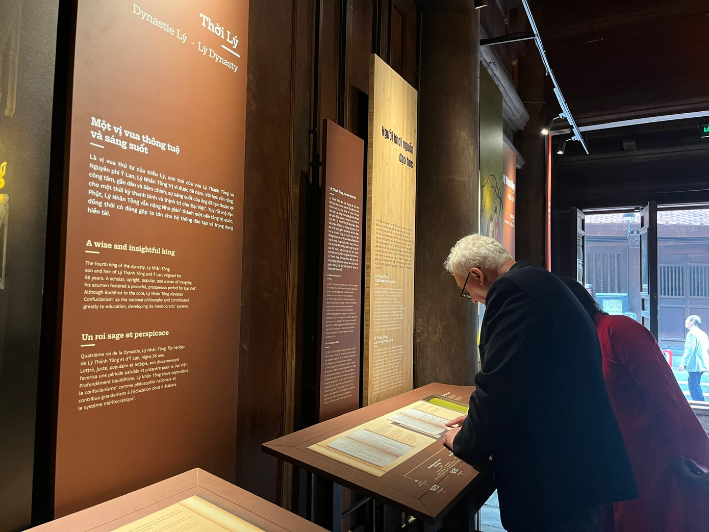 Trung tâm Hoạt động Văn hóa Khoa học Văn Miếu - Quốc Tử Giám khai mạc trưng bày Khơi nguồn đạo học tại Hậu đường nhà Thái học, Di tích Quốc gia đặc biệt Văn Miếu - Quốc Tử Giám, chiều 5/2. Trung tâm Hoạt động Văn hóa Khoa học Văn Miếu - Quốc Tử Giám khai mạc trưng bày Khơi nguồn đạo học tại Hậu đường nhà Thái học, Di tích Quốc gia đặc biệt Văn Miếu - Quốc Tử Giám, chiều 5/2.