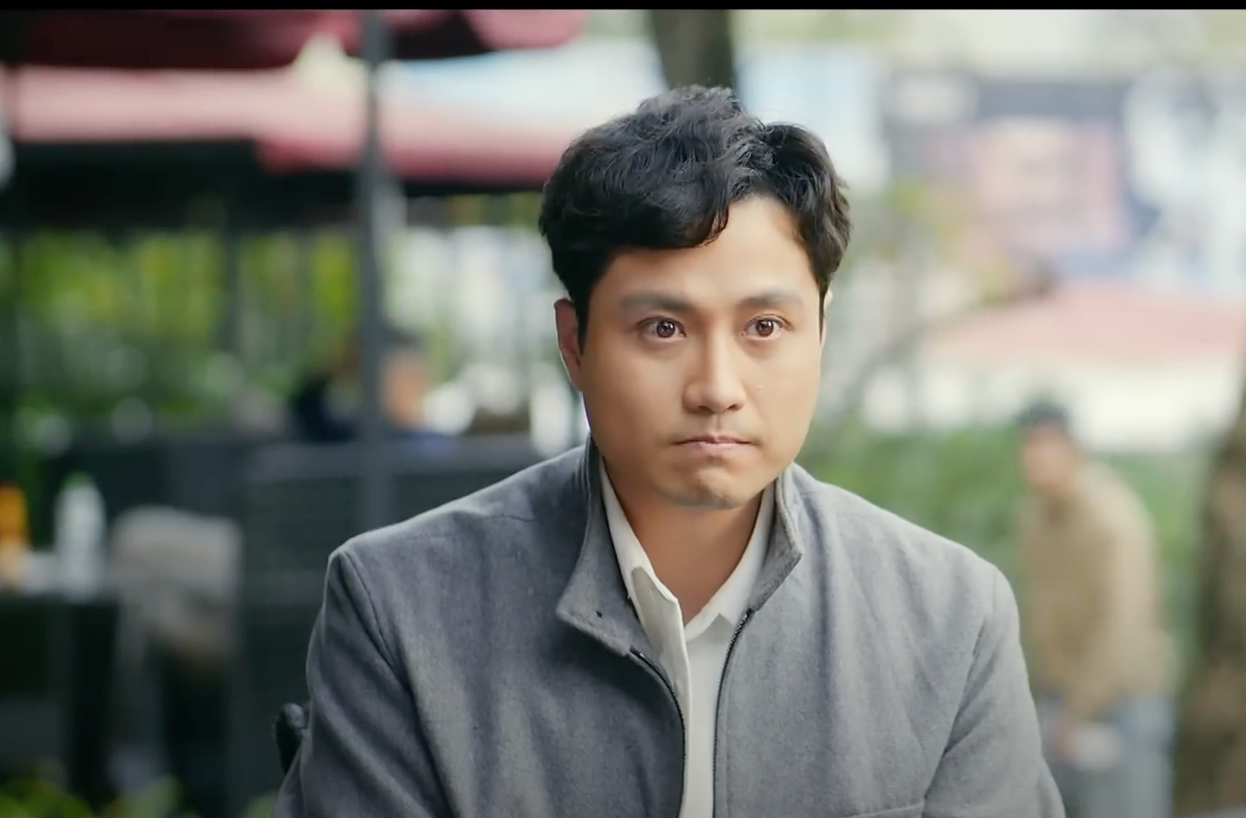 Mình yêu nhau, bình yên thôi xoay quanh cuộc sống hôn nhân của đôi vợ chồng trẻ Đức Anh (Thanh Sơn) và Hân (Việt Hoa).