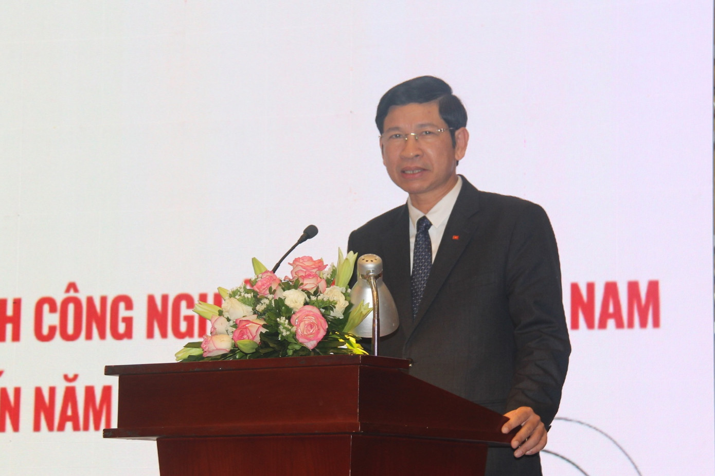 Thứ trưởng Hồ An Phong phát biểu tại hội thảo góp ý dự thảo Chiến lược phát triển các ngành CNVH Việt Nam đến năm 2030, tầm nhìn đến năm 2045. Thứ trưởng Hồ An Phong phát biểu tại hội thảo góp ý dự thảo Chiến lược phát triển các ngành CNVH Việt Nam đến năm 2030, tầm nhìn đến năm 2045.