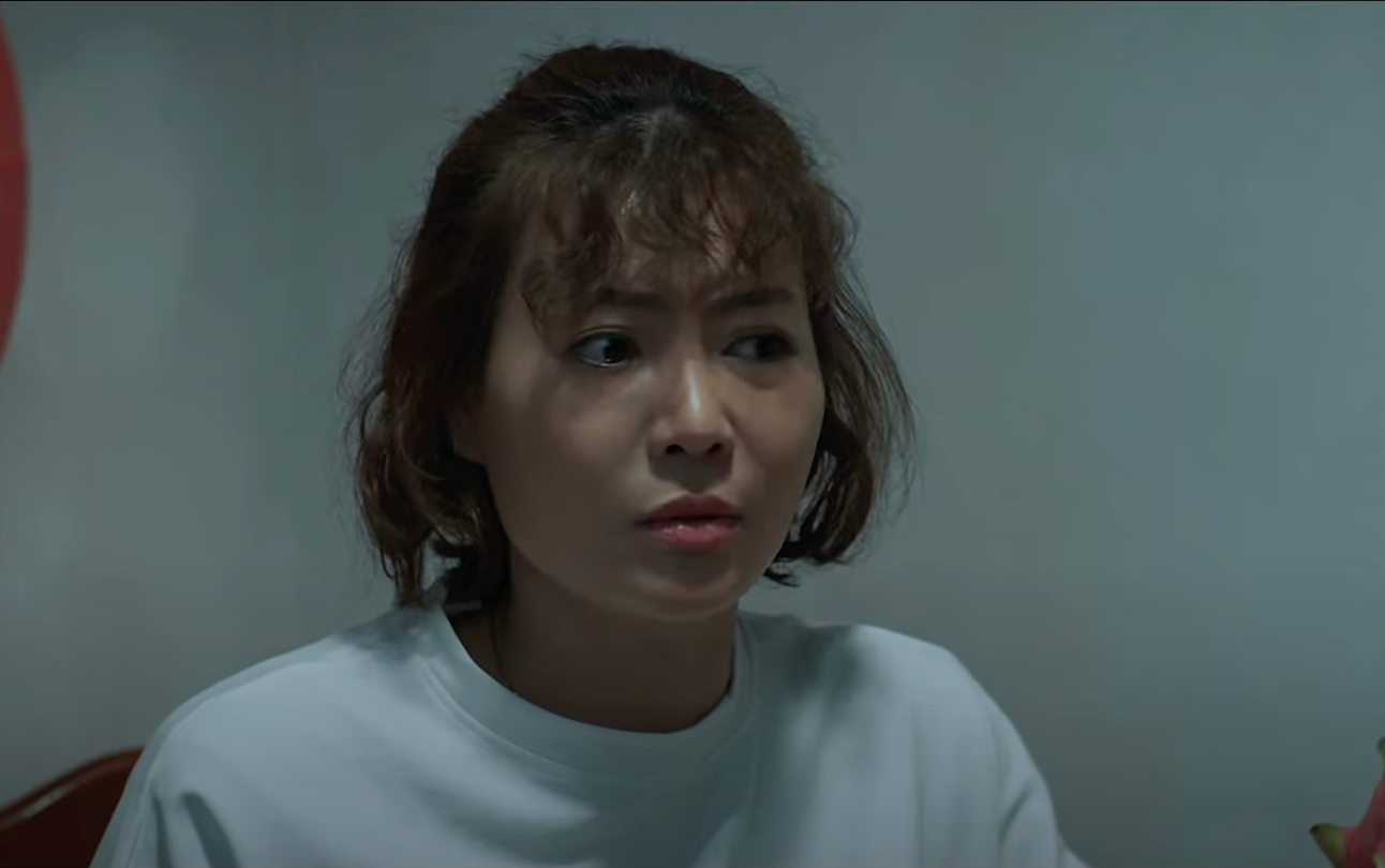 Trong Người một nhà, Thanh Hương đảm nhận vai Khanh - người phụ nhanh nhẹn, tốt bụng nhưng vì mưu sinh đôi khi trở nên ích kỷ. Trong Người một nhà, Thanh Hương đảm nhận vai Khanh - người phụ nhanh nhẹn, tốt bụng nhưng vì mưu sinh đôi khi trở nên ích kỷ.