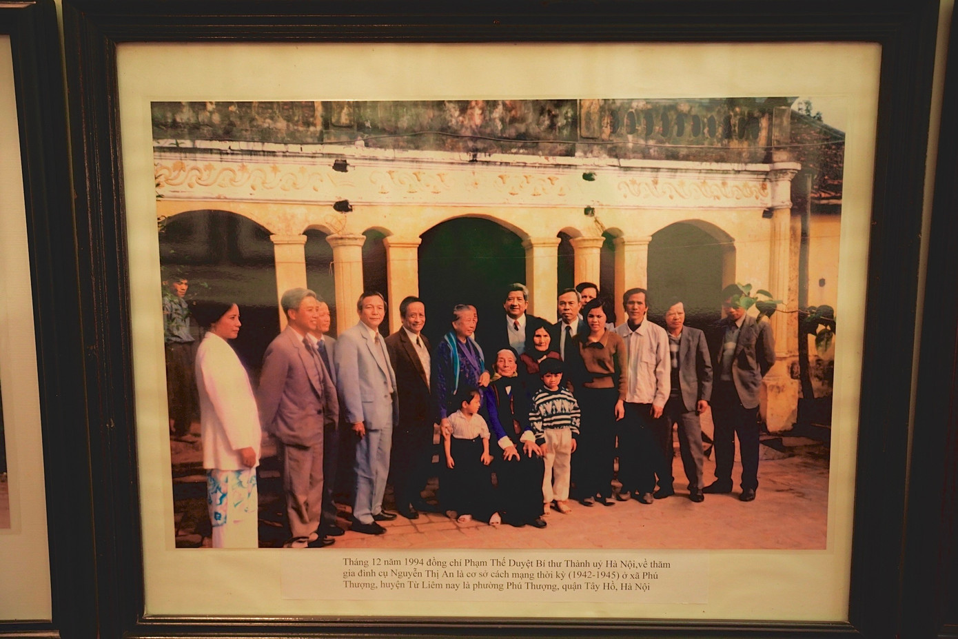 Nhiều vị lãnh đạo Đảng, Nhà nước như Tổng Bí thư Đỗ Mười, Chủ tịch nước Võ Chí Công, Tổng Bí thư Nguyễn Phú Trọng... đến thăm di tích Nhà lưu niệm Bác Hồ ở phường Phú Thượng (quận Tây Hồ).