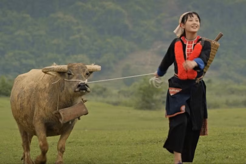 Phim Việt giờ vàng làm sai lệch trang phục dân tộc ảnh 4