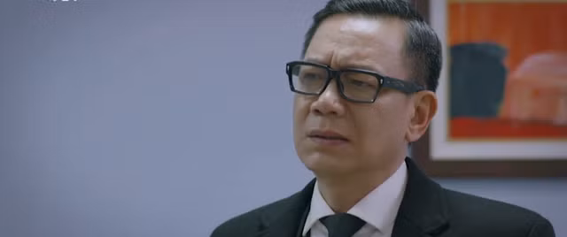 Khi chồng vào viện thăm bà Hạ Lan (NSND Thu Hà) cũng thể hiện thái độ đay nghiến, mỉa mai.