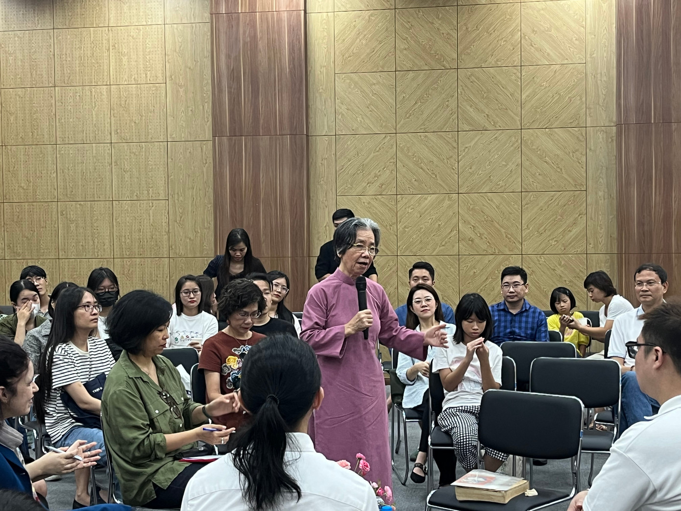 Nhà văn Lê Phương Liên chia sẻ về những cuốn truyện Đôrêmon được phát hành không bản quyền. Nhà văn Lê Phương Liên chia sẻ về những cuốn truyện Đôrêmon được phát hành không bản quyền.