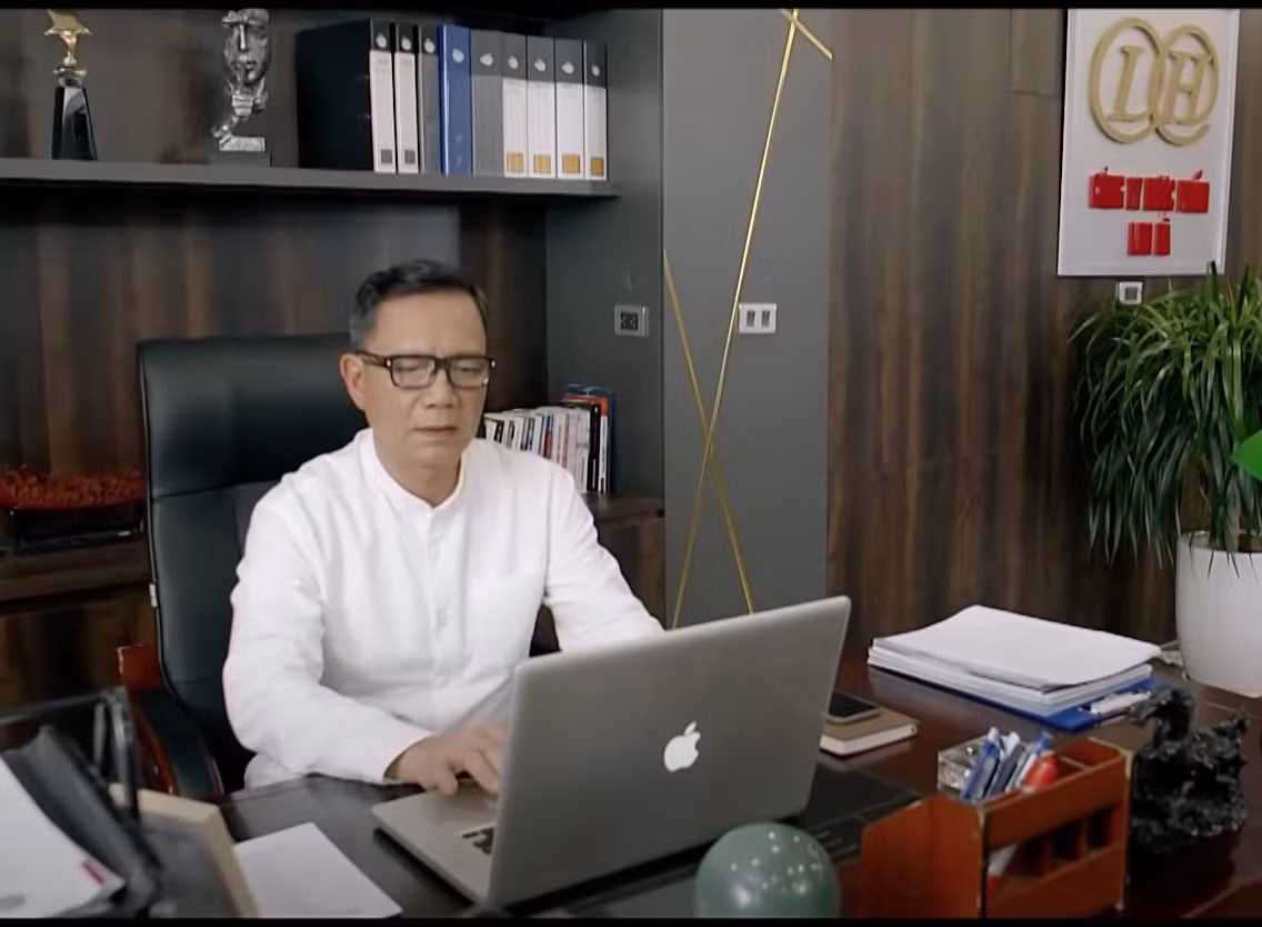 Khán giả nghi ngờ ông Cường (NSƯT Phạm Cường) liên quan đến cái chết của bố Nghĩa (Quang Sự).