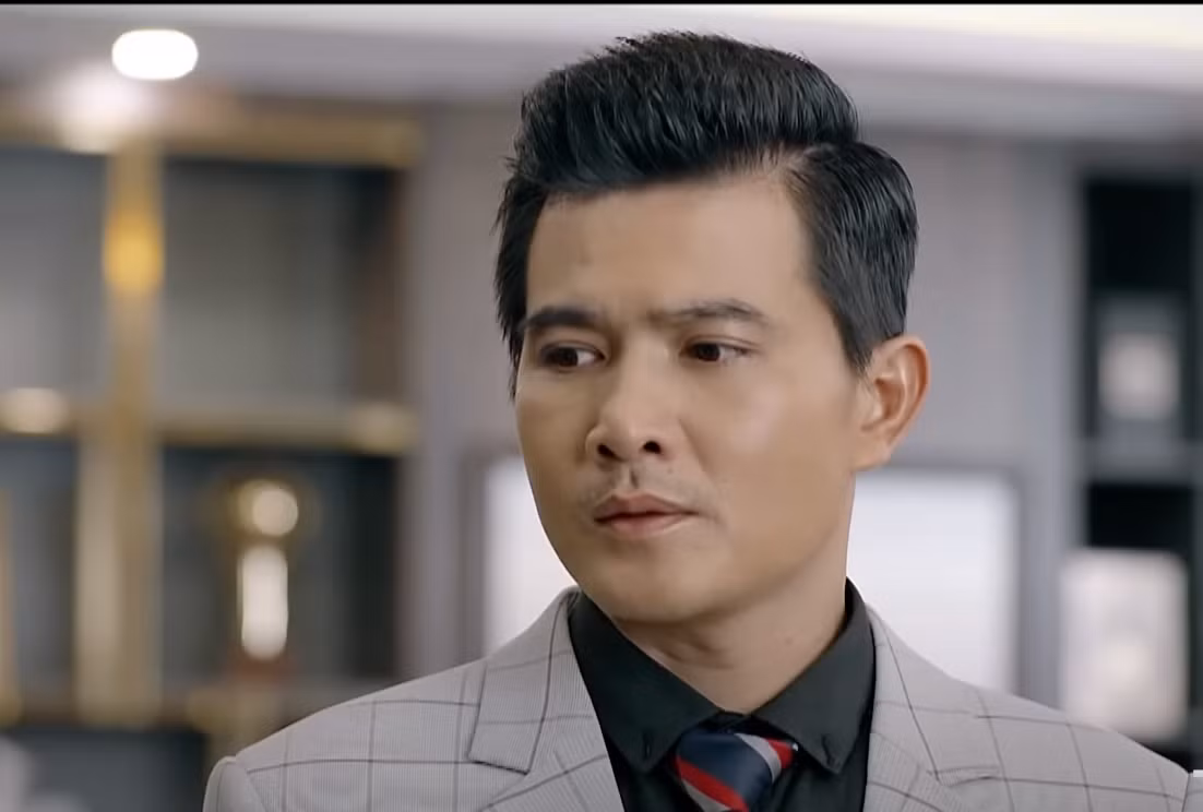 Khán giả nghi ngờ ông Cường (NSƯT Phạm Cường) liên quan đến cái chết của bố Nghĩa (Quang Sự).