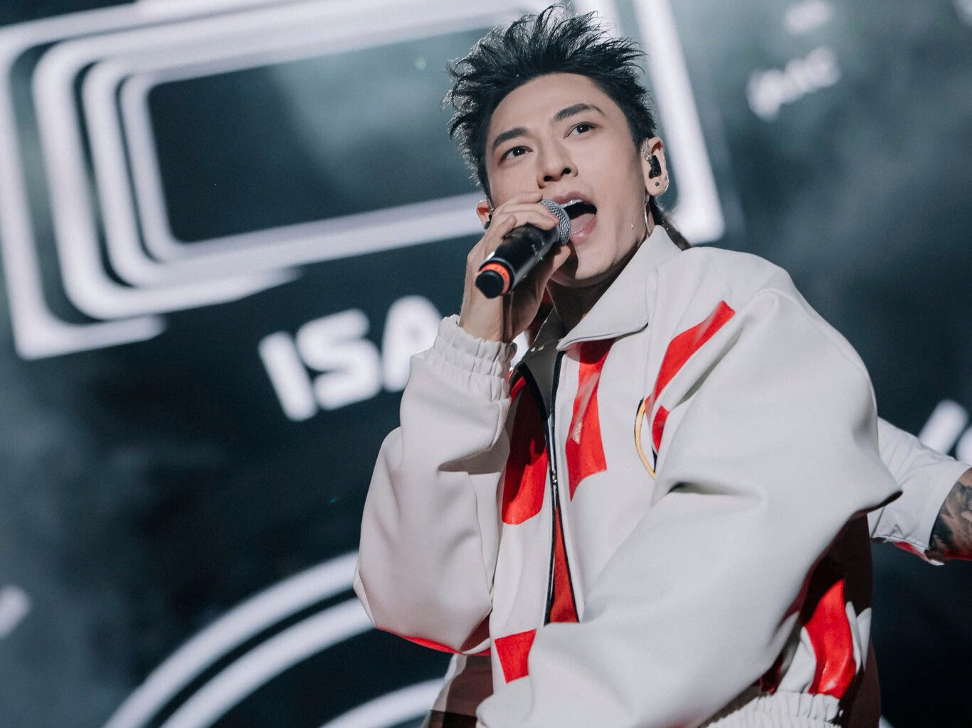 Tổ chức show ngoài trời, miễn phí đòi hỏi sự chuẩn bị kỹ càng hơn show bán vé vì khán giả không có rào cản tài chính.