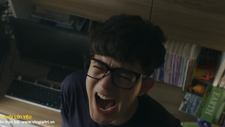 Minh tự tử vì sức ép quá lớn của bà Hoài.