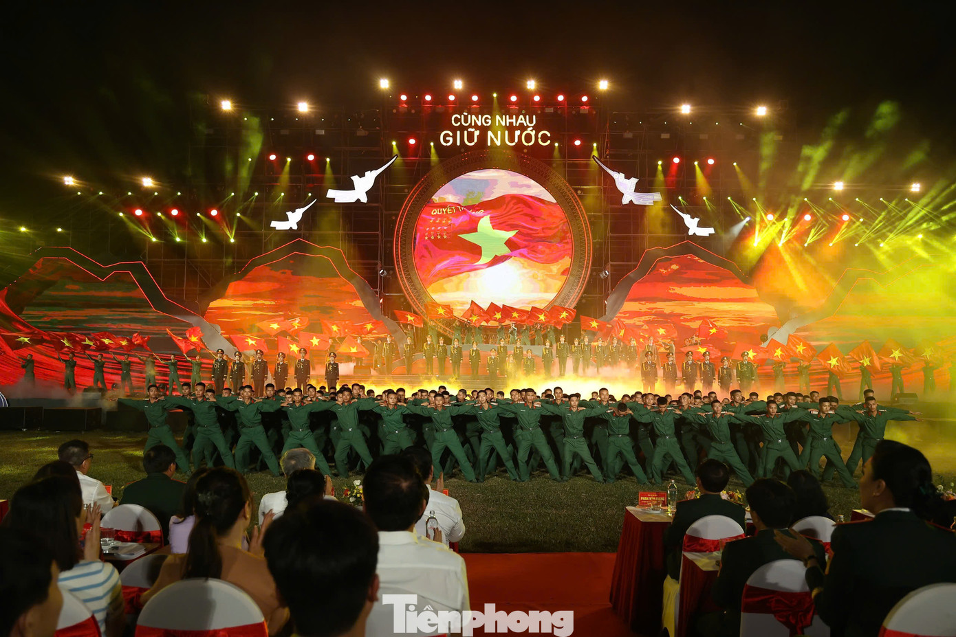 Chương trình nghệ thuật Cùng nhau giữ nước là hoạt động sinh hoạt chính trị, giáo dục truyền thống, lịch sử, giúp khán giả cả nước được trải nghiệm một hành trình đầy gian khó nhưng rất đỗi tự hào và vinh quang của dân tộc Việt Nam. Thông qua chương trình BTC mong muốn nhắc nhớ thế hệ hôm nay tri ân sự hy sinh của bao thế hệ ông cha, đồng thời khẳng định chân lý của dân tộc Việt Nam: “Dựng nước luôn đi đôi với giữ nước”.