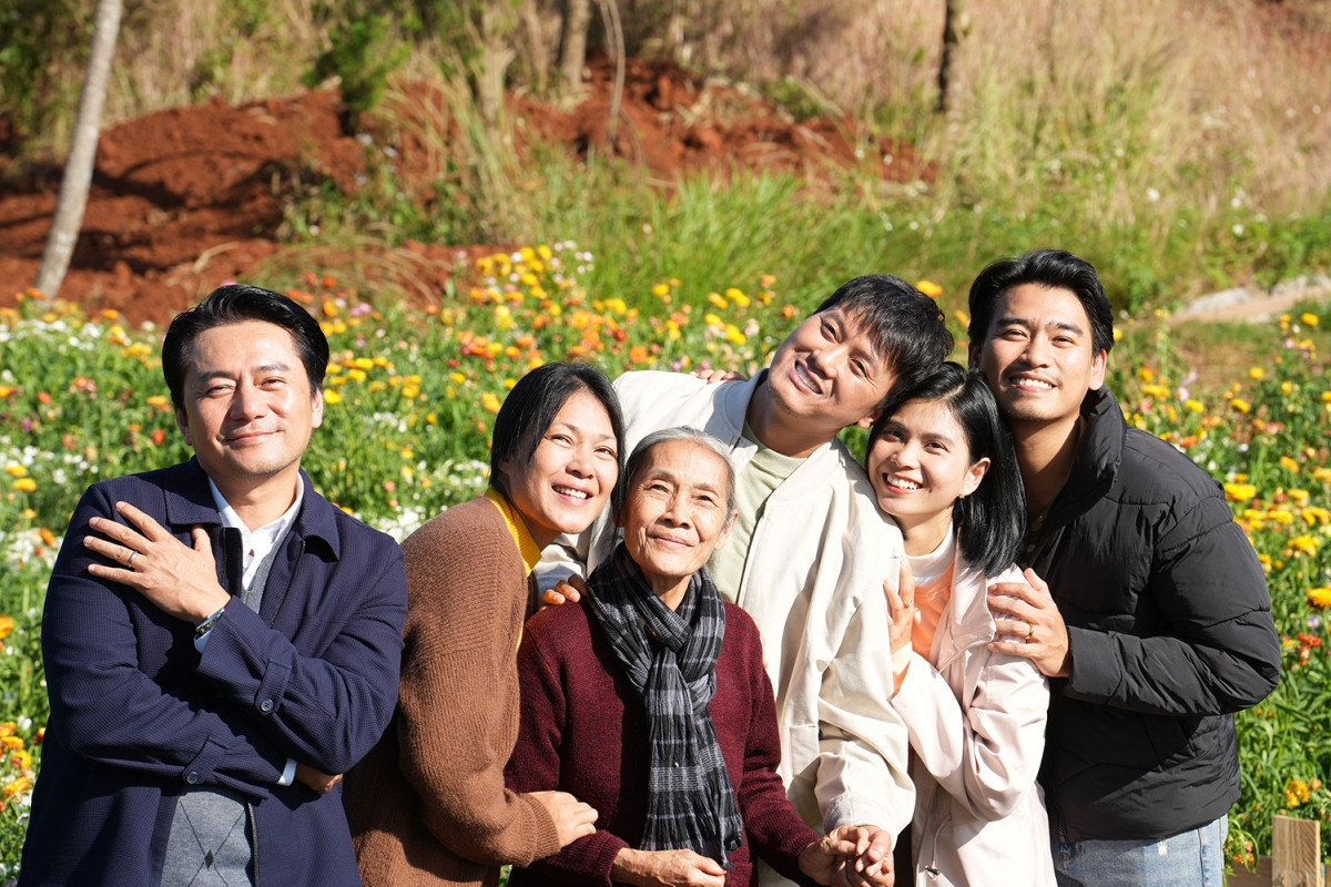 Công nghiệp điện ảnh và công nghiệp biểu diễn có thành quả đáng mừng không có nghĩa văn hóa trở thành "con gà đẻ trứng vàng". Công nghiệp điện ảnh và công nghiệp biểu diễn có thành quả đáng mừng không có nghĩa văn hóa trở thành "con gà đẻ trứng vàng".