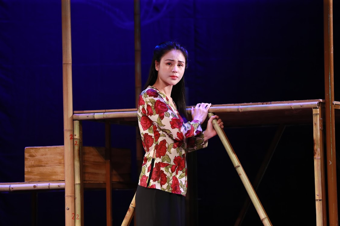 Vở Bến nước thời giancó sự tham gia của Lương Thu Trang, Thanh Sơn...