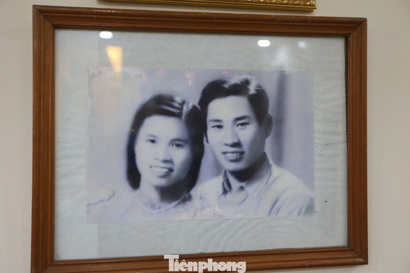 Trung tá Ngô Thị Ngọc Diệp luôn kể cho các con nghe về thời thanh xuân trong "bom, đạn" của mình, các con của bà thấu hiểu, tự hào. Trung tá Ngô Thị Ngọc Diệp luôn kể cho các con nghe về thời thanh xuân trong "bom, đạn" của mình, các con của bà thấu hiểu, tự hào.