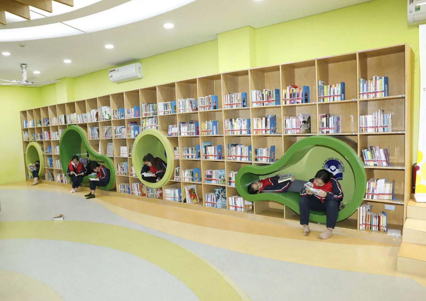 Không gian văn hóa đọc sáng tạo là cần thiết nhưng chưa đủ để hình thành văn hóa đọc lâu dài, bền vững. Không gian văn hóa đọc sáng tạo là cần thiết nhưng chưa đủ để hình thành văn hóa đọc lâu dài, bền vững.