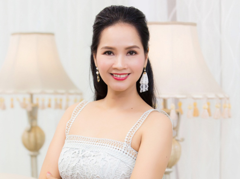 Diễn viên Minh Nguyệt công tác tại Nhà hát Kịch Hà Nội. Diễn viên Minh Nguyệt công tác tại Nhà hát Kịch Hà Nội.